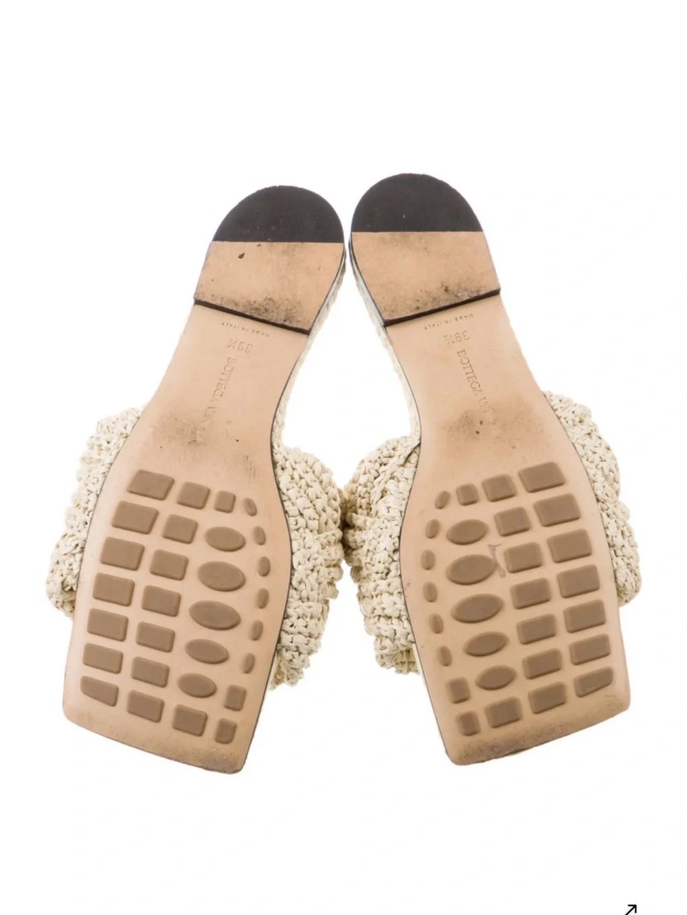 Bottega Veneta Lido Flat Sandal in Cream 39.5